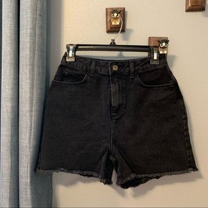Women’s High-waisted Shorts